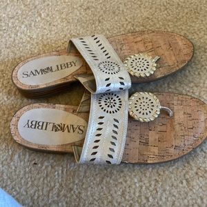 Size 8 Sam and Libby sandals.